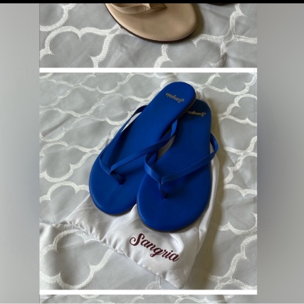 Bundle 2 flip flops 
NWT